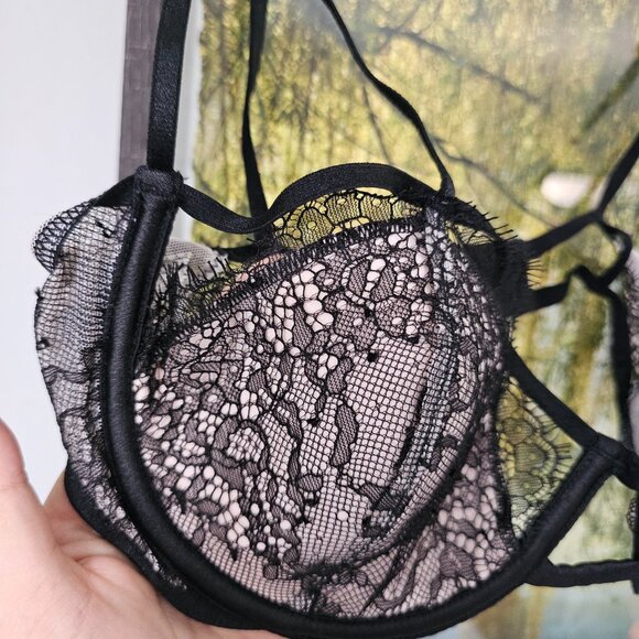 Vs Black Strappy Bra - Picture 2 of 2